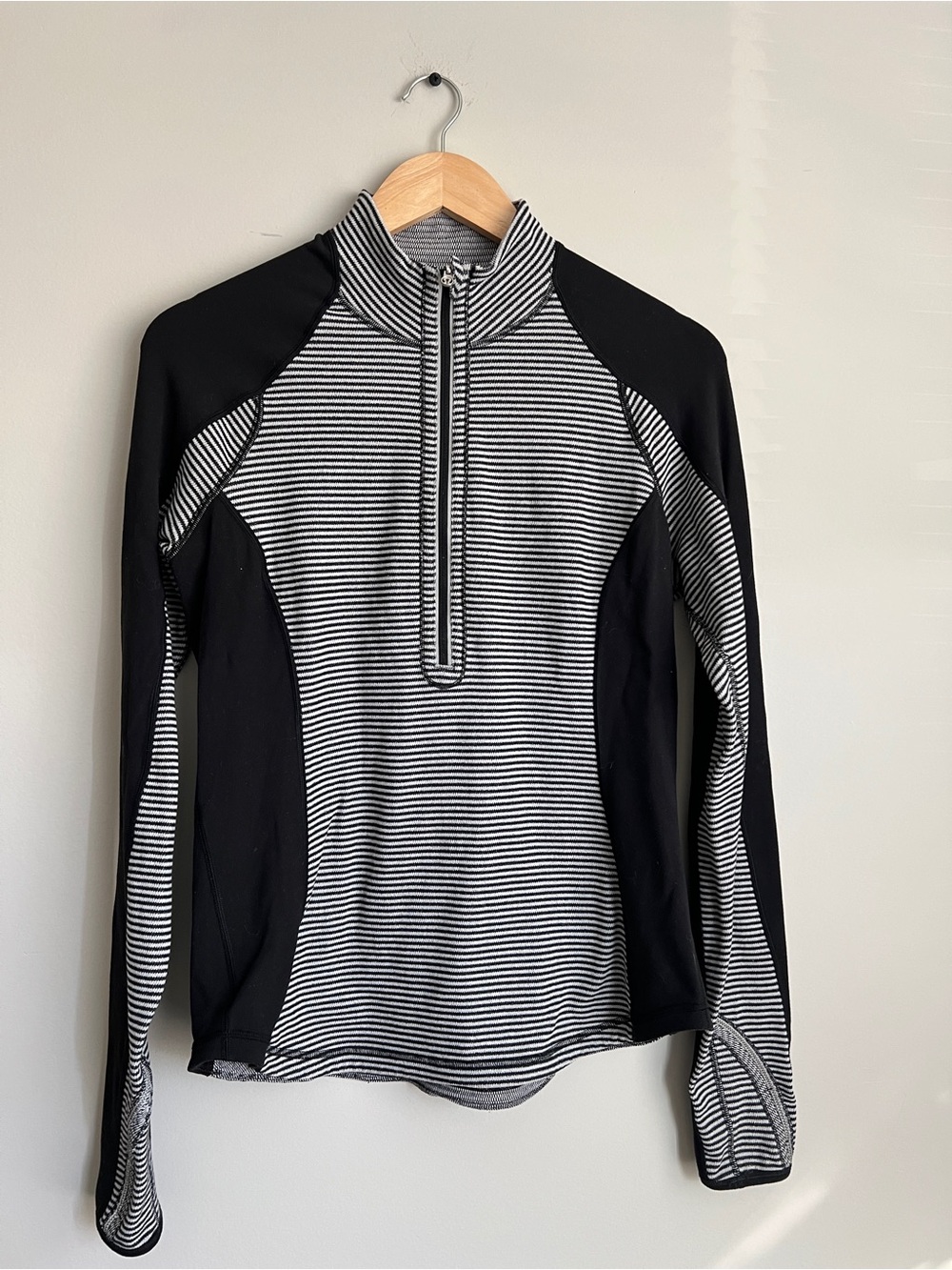 Lululemon Black and White Striped Half Zip Size S/M